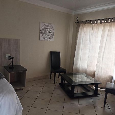4 Seasons Country Club Hotel Bronkhorstspruit Buitenkant foto
