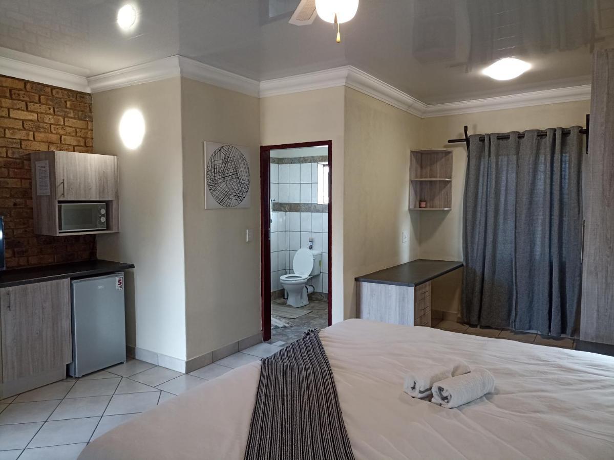 4 Seasons Country Club Hotel Bronkhorstspruit Buitenkant foto